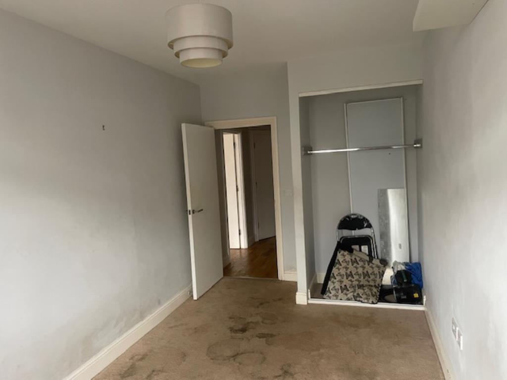 Lot: 99 - ONE-BEDROOM FIRST FLOOR FLAT - Bedroom